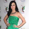 Katy Perry Tampil Fresh Dengan Gaun Rancangan YSL